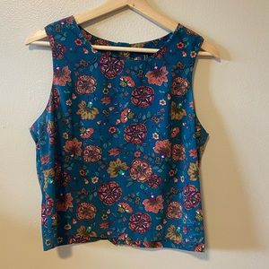 XXI FLORAL sleeveless BLOUSE - adorable crop top, button up back M